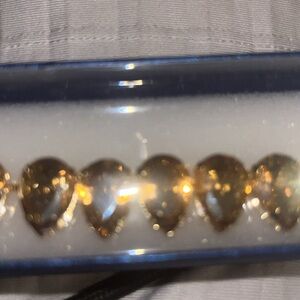 Nwt  in box topaz glass bracelet in gold alloy